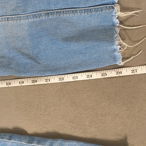10 Items/$10 Stylish Blue Women's Jeans - Picture 6 of 6